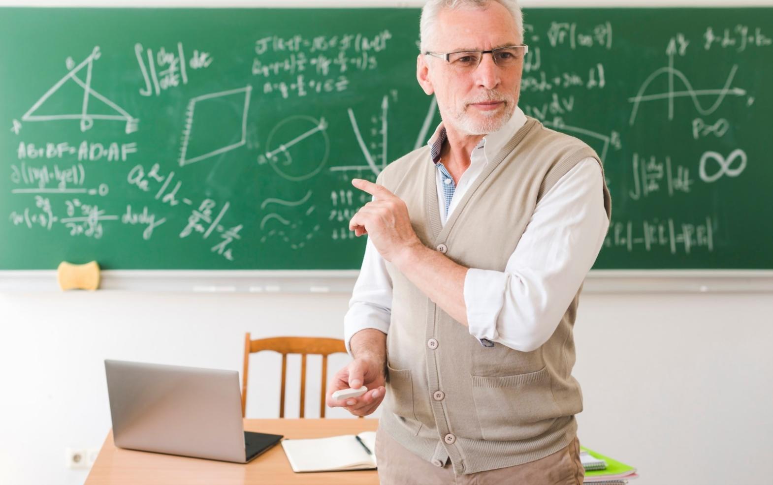 Команда финансовых экспертов за работой